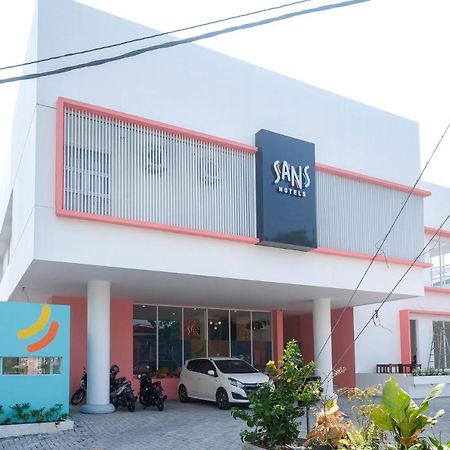 Sans Hotel Aurum Majapahit Semarang Bagian luar foto