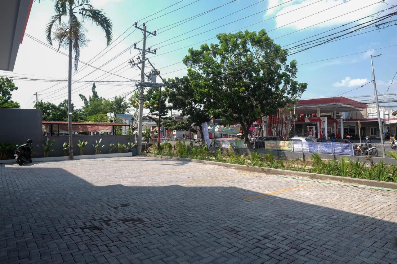 Sans Hotel Aurum Majapahit Semarang Bagian luar foto