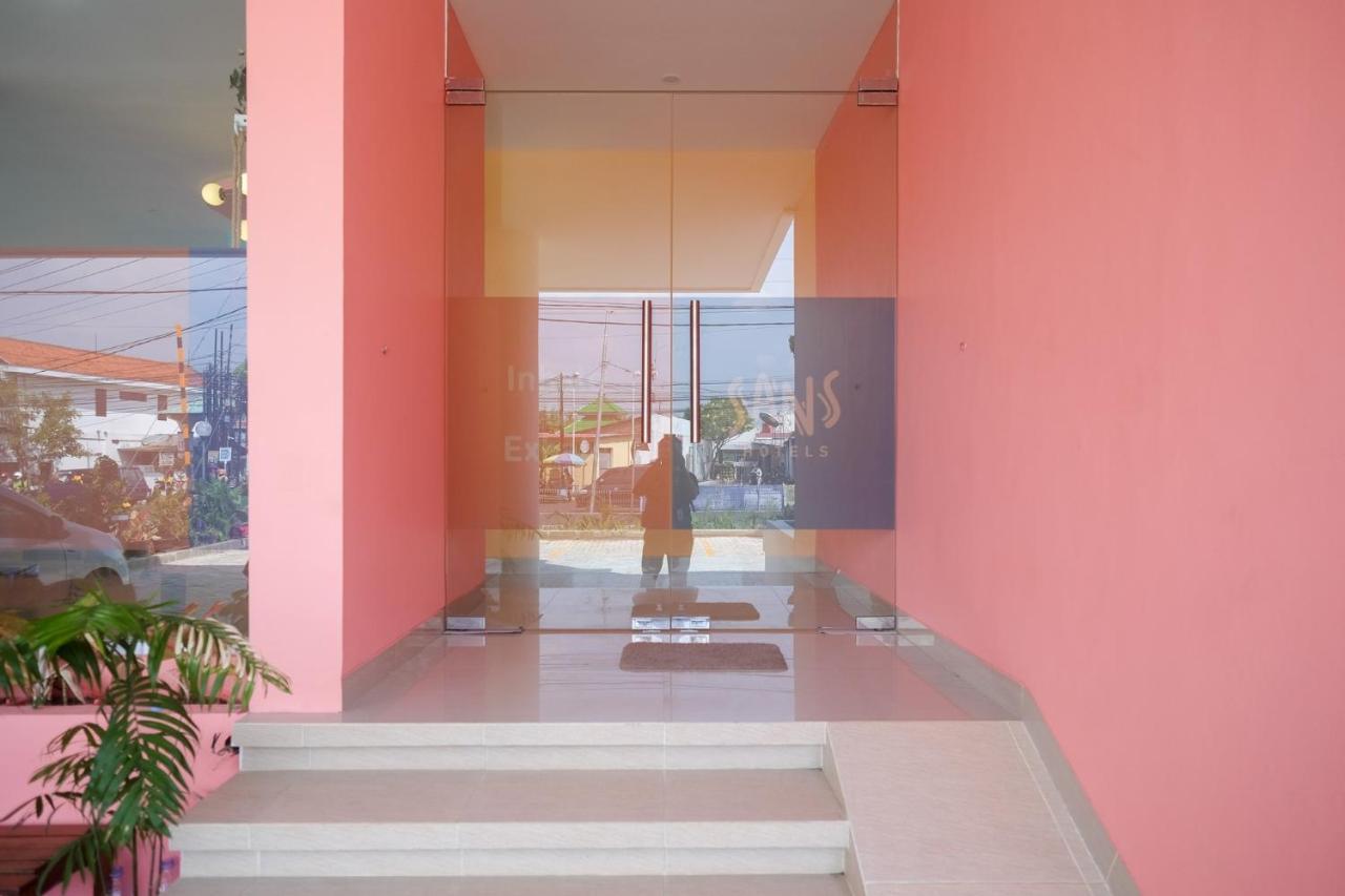 Sans Hotel Aurum Majapahit Semarang Bagian luar foto